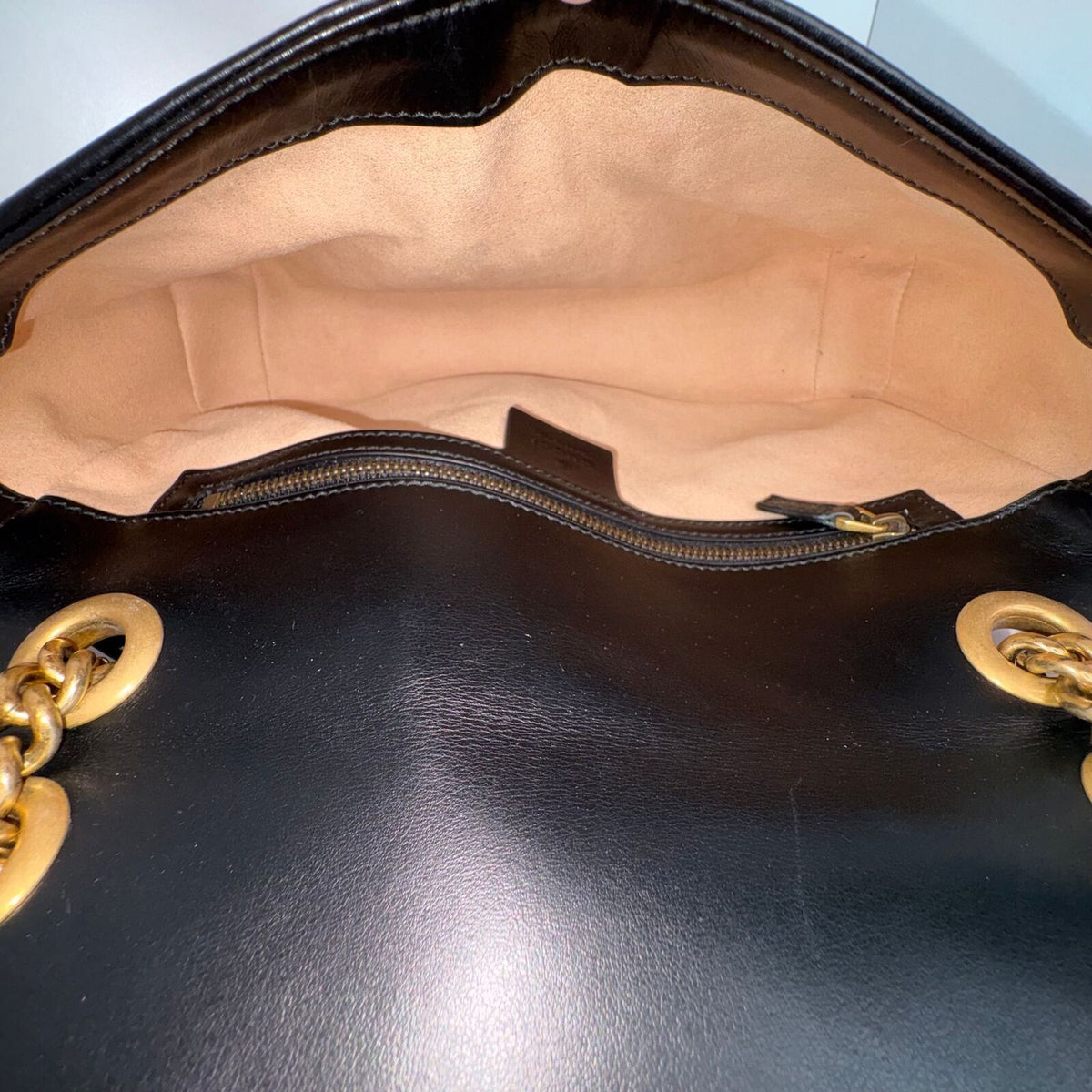 Gucci GG Marmont Medium Shoulder Bag