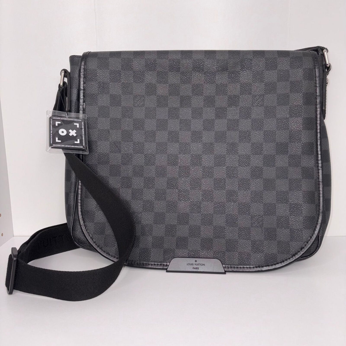 LV Damier Graphite Daniel MM Messenger