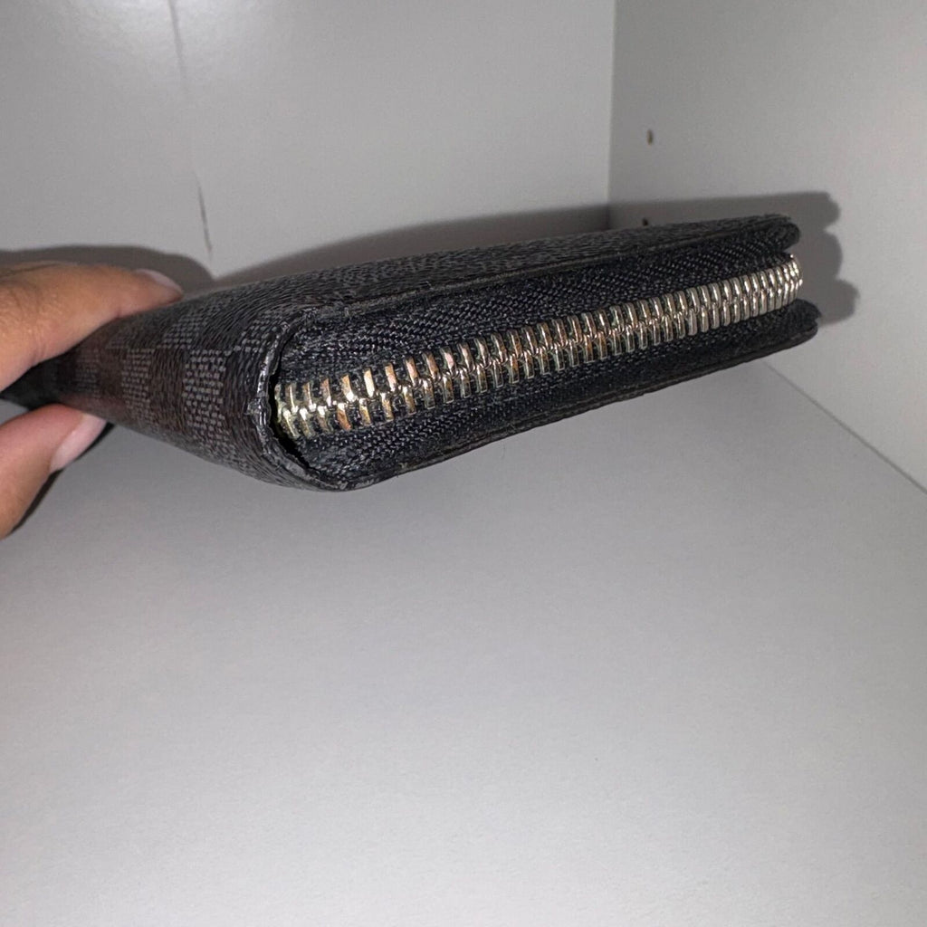 LV Damier Graphite Zipper Long Wallet