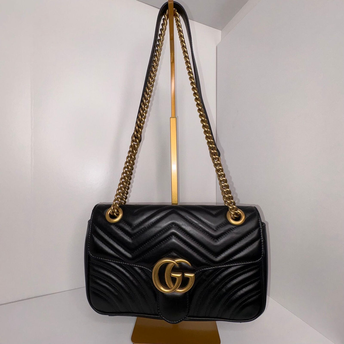 Gucci GG Marmont Medium Shoulder Bag