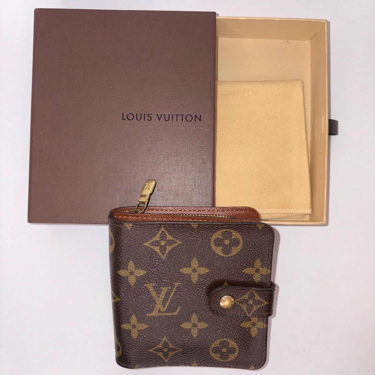 LV Monogram Compact Zippy Bifold